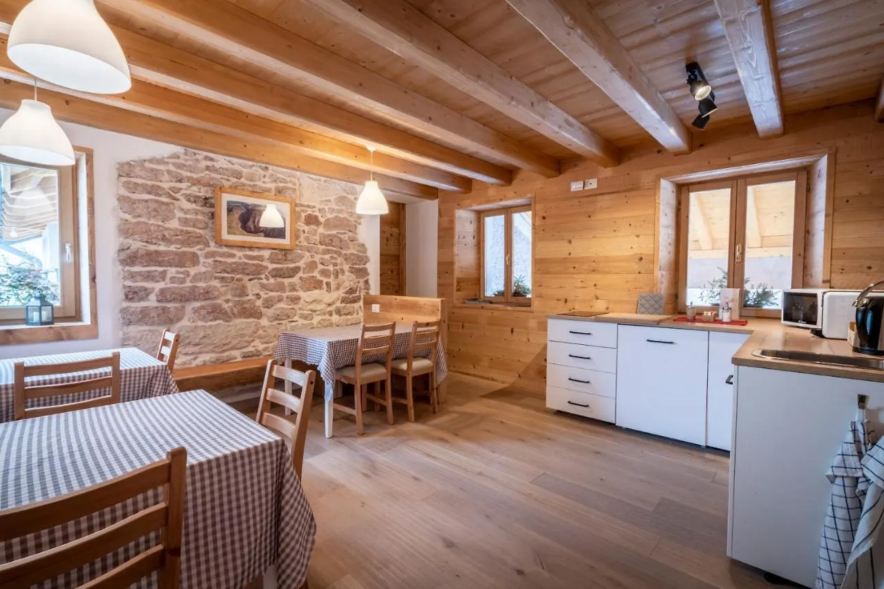 Guest house Casa Ekharle - Affittacamere Rotzo Italy